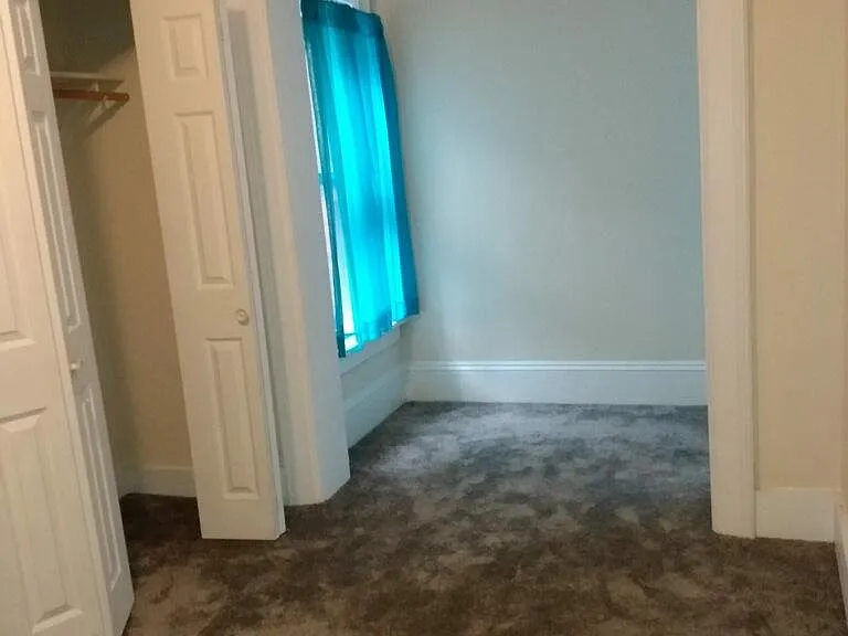 306 W Locust St #3 — Photo 6