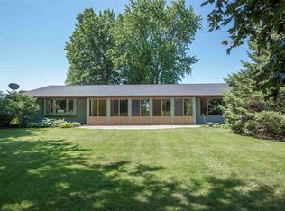 12409 Garden Plain Rd, Morrison, IL 61270