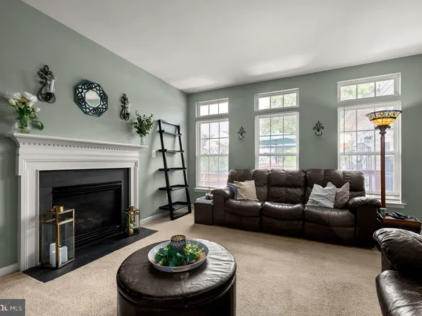 14 Potterfield Dr, Lovettsville, VA 20180