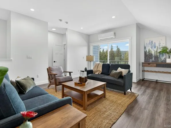 1328 Nordic Dr #A, Courtenay, BC V9J 1L0