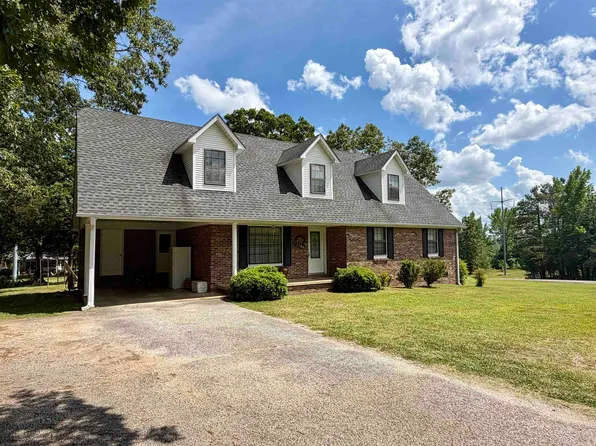 142 Treece St, Selmer, TN 38375