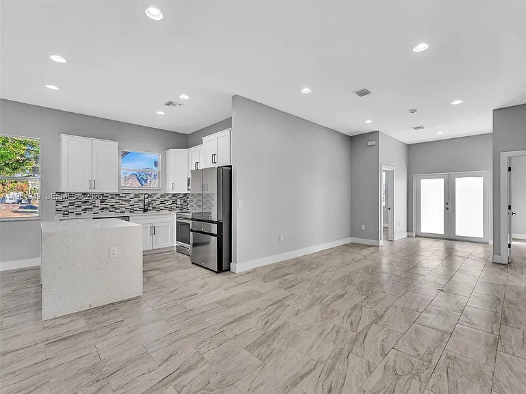 803 N 20th St — Photo 32