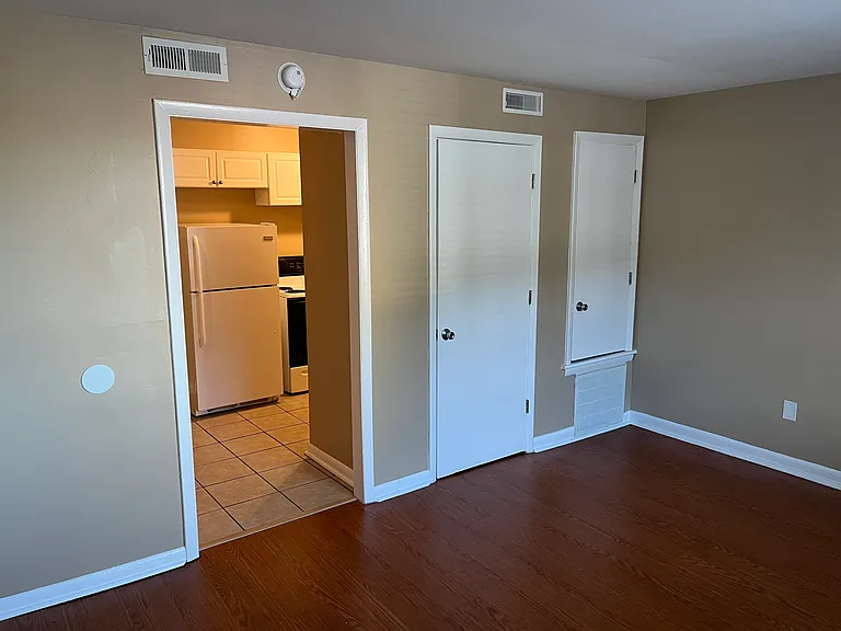 710 Ferdinand Ave SW #5 — Photo 4