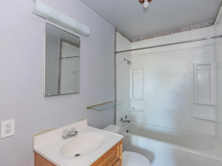 821 S Travis St #2 — Photo 15