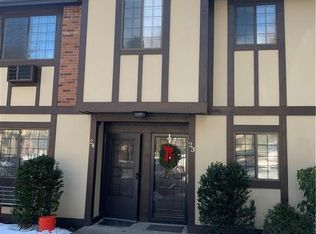 24 Andover Ct #24, Brookfield, CT 06804