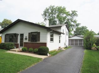 2310 Kingfisher Ln, Rolling Meadows, IL 60008