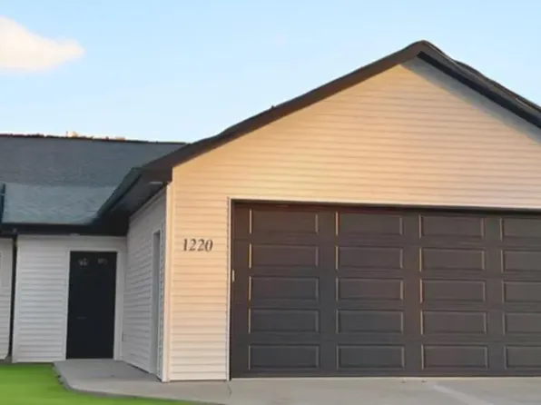 1220 Grove St, Menasha, WI 54952