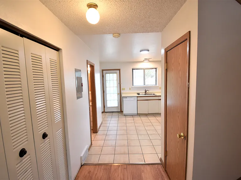 2927 Broadway St #4 — Photo 13