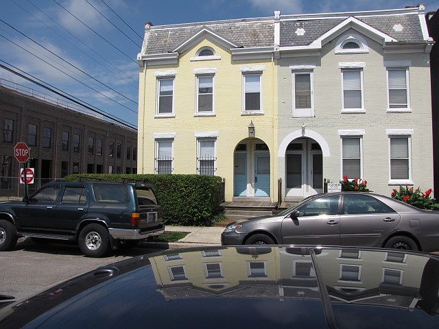 1st image of 32 S Davis Ave