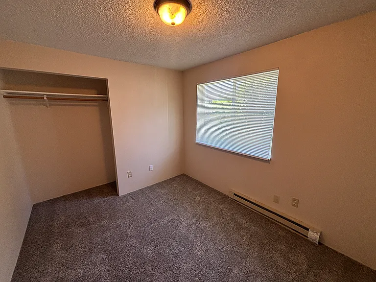 500 NE Maiden Ln #9 — Photo 9