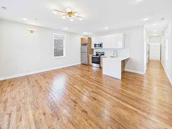 2nd image of 2236 W Cermak Rd #3R
