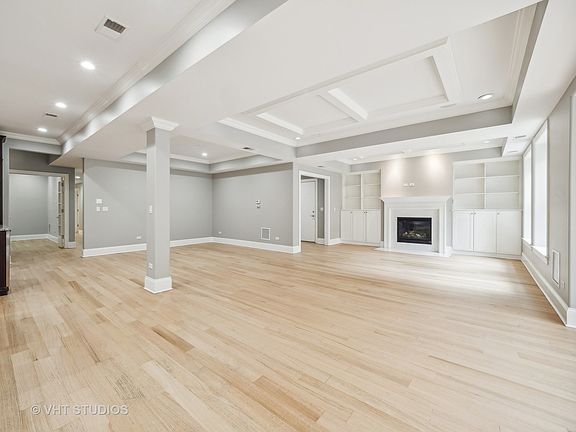 5th image of 742 W Buena Ave #1W
