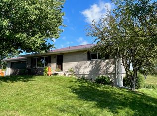 700 Sunset Dr, Morrison, IL 61270