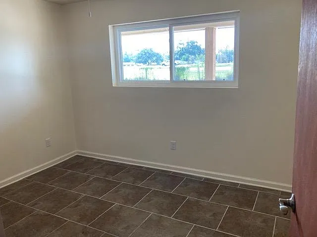 2 bed, 800 sqft, $1,275 — Photo 4