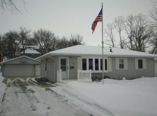 715 W 13th St, Cedar Falls, IA 50613