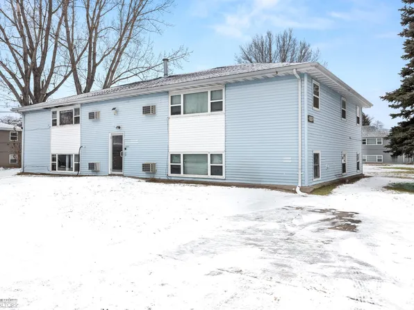 1007 19th St S, Moorhead, MN 56560