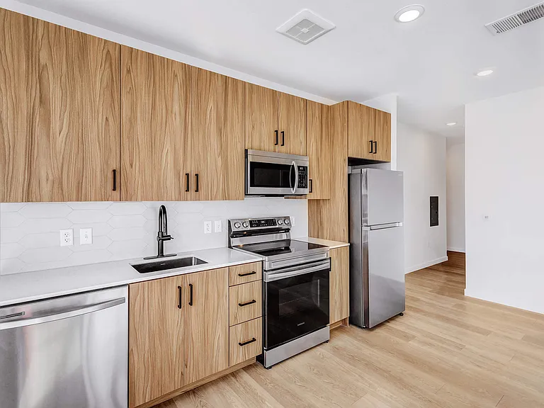Oso Apartments — Photo 6
