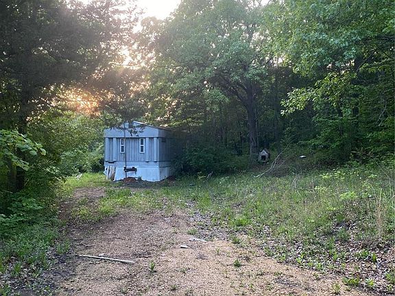5th image of 305 Holtwick Trl