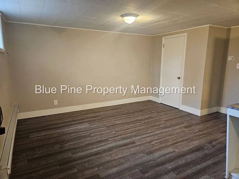 1 bed, 1.0 bath, $725 — Photo 2