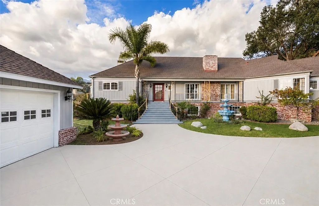6 bed, 3768 sqft, $8,500 — Photo 1