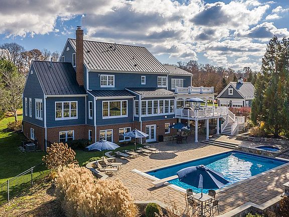 5th image of 23885 Laceys Tavern Ct
