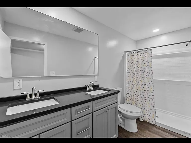 5005 Farmoor Cir — Photo 11