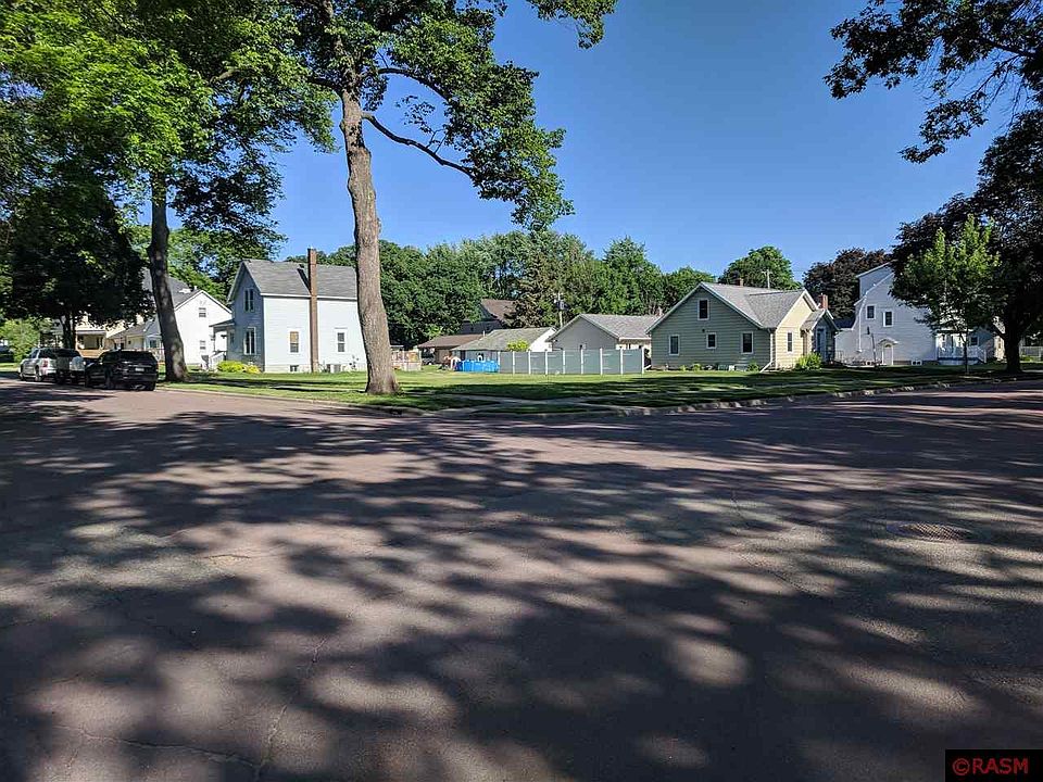 2nd image of 416 2nd Ave SE