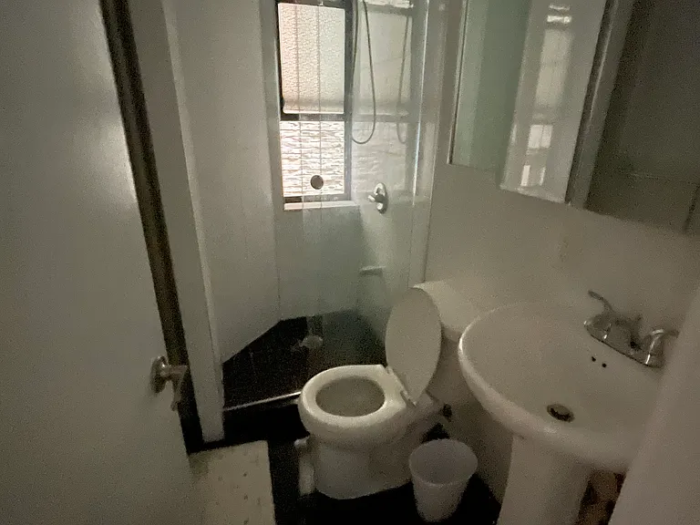 3694 Broadway #2B — Photo 2