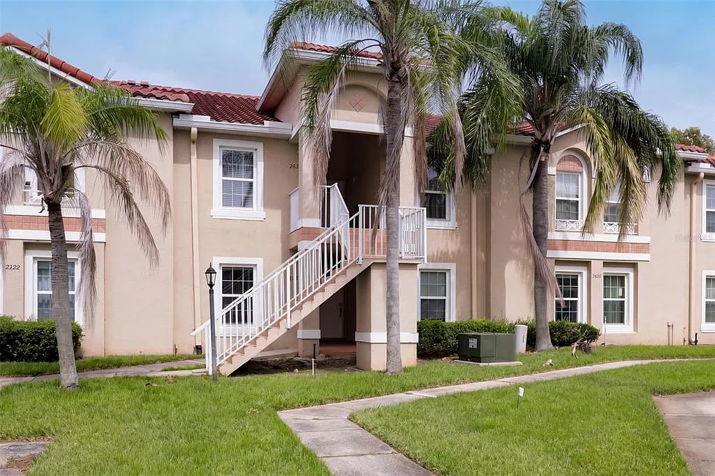 3 bed, 2.0 bath, 1136 sqft, $1,950 — Photo 1