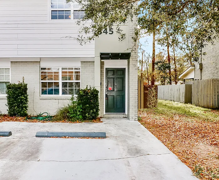 845 Von Kolnitz Rd — Photo 1