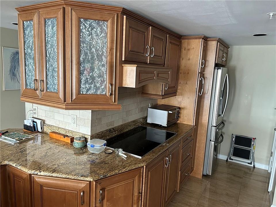 Bayview Condominiums 53 Conanicus Ave Jamestown RI Zillow