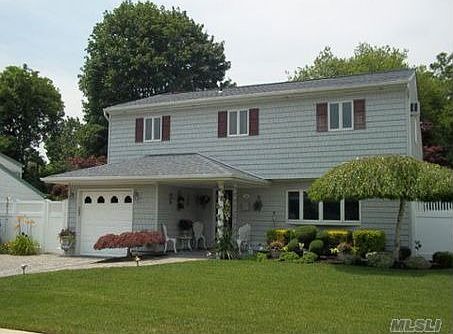 1st image of 16 Lois Ln
