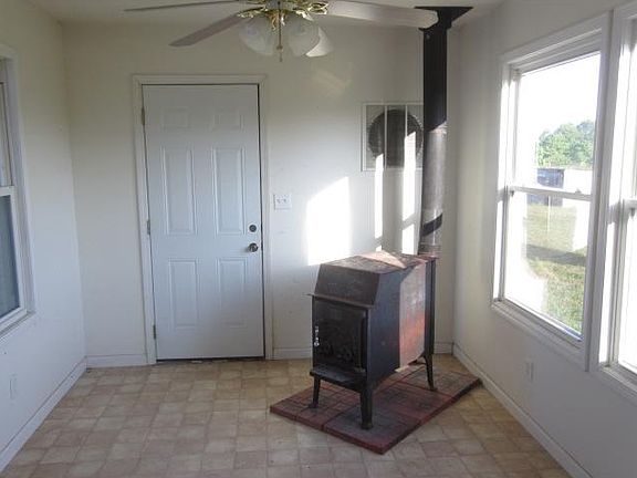 3rd image of 890 S Appaloosa Dr
