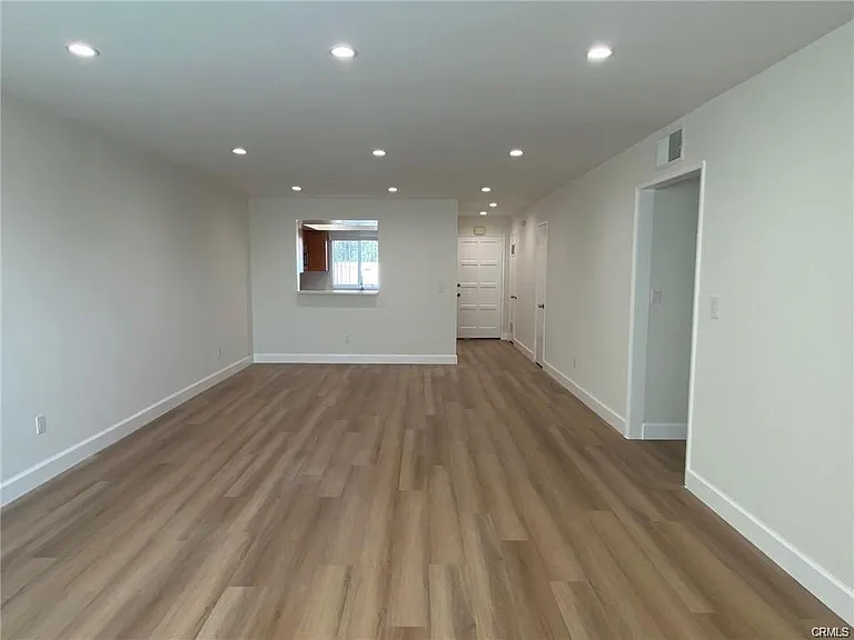 124 S Belmont St #7 — Photo 21