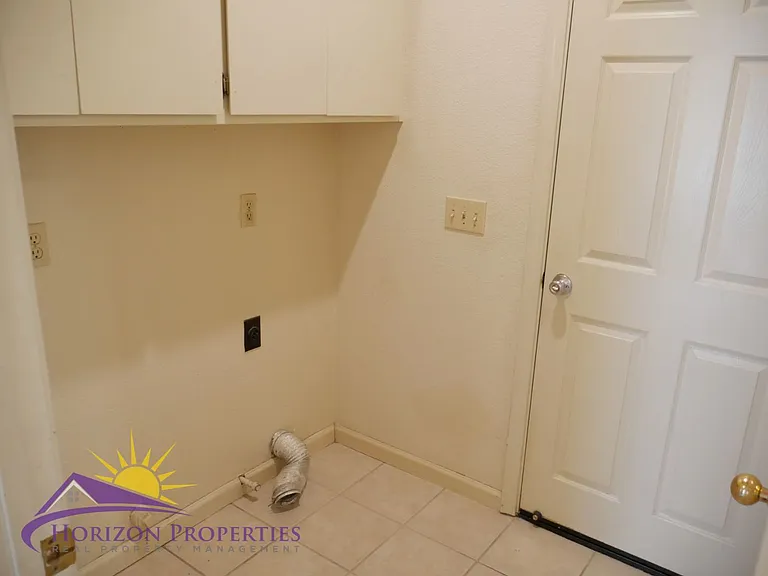 9472 Clementine Way — Photo 22