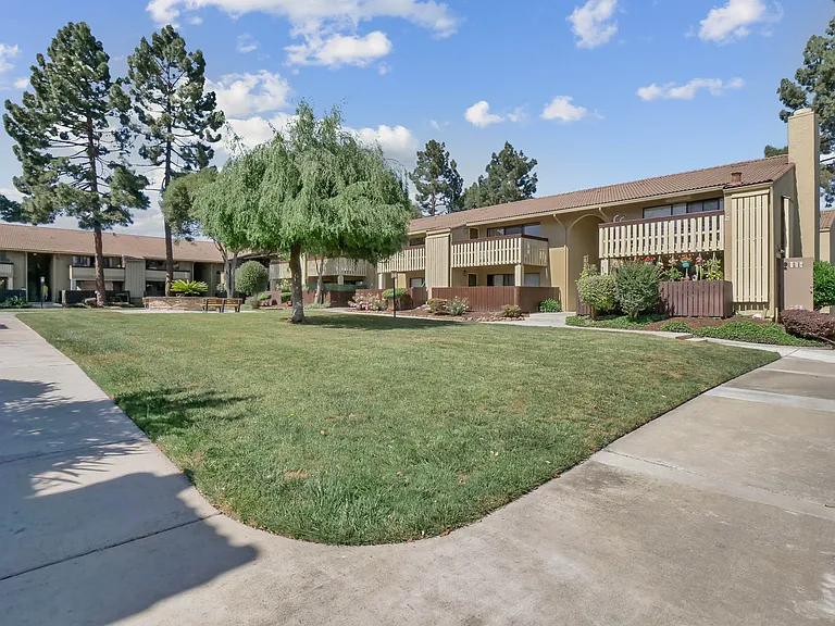 Summerwood Apartments — Photo 65