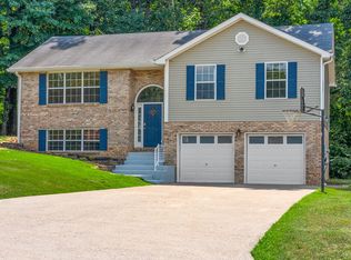 905 Douglas Ln, Clarksville, TN 37043
