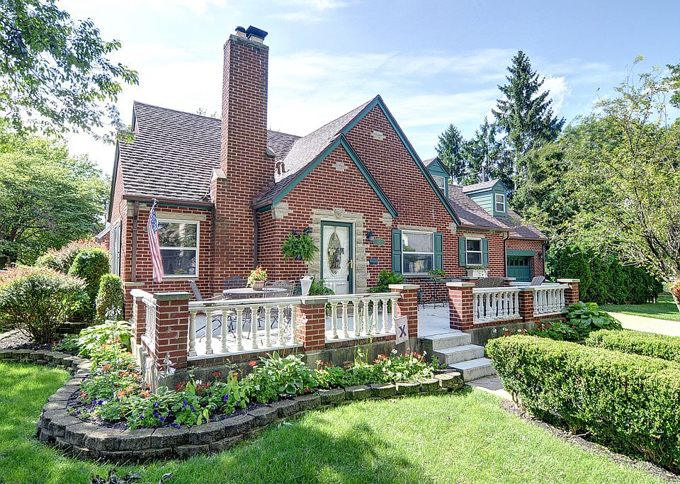 2nd image of 821 Acorn Dr