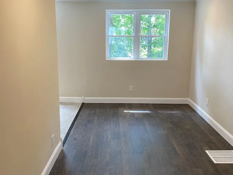 216 W Washington Ave — Photo 9