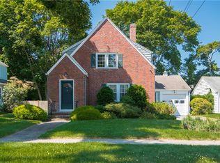 63 Parkside Dr, Warwick, RI 02888