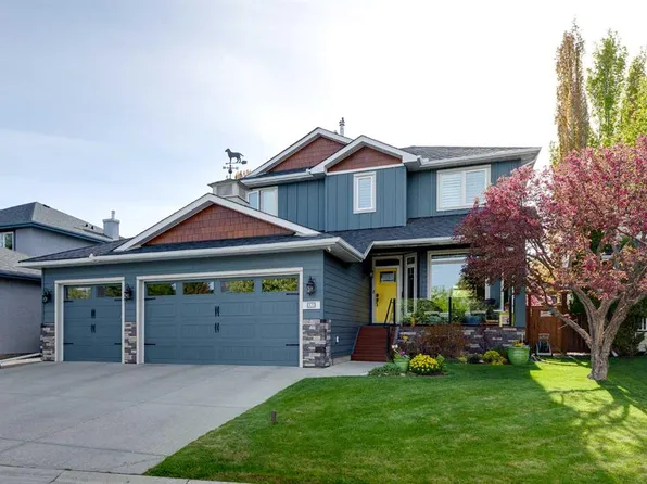 89 W Douglasdale Cres SE, Calgary, AB T2Z 3A2