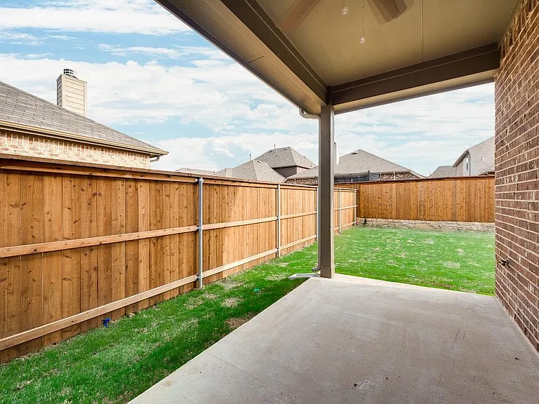 16700 Lincoln Park Ln — Photo 33