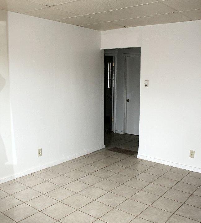 1st image of 909 Uranium Ave #B