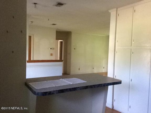 4th image of 6147 Karen St