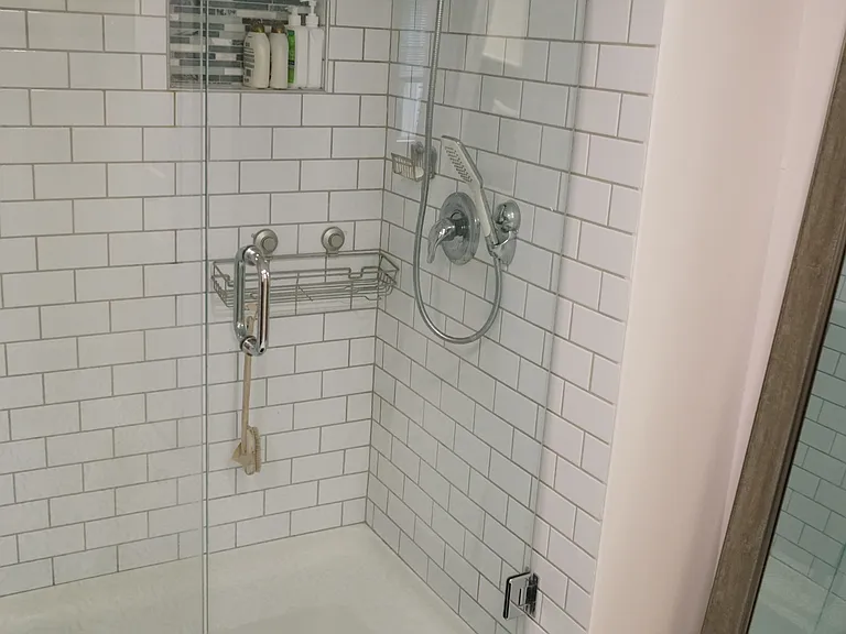 988 Linwood Ave — Photo 12