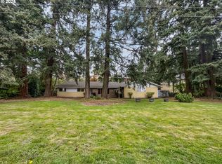 8900 Mount Rainier Dr, Vancouver, WA 98664