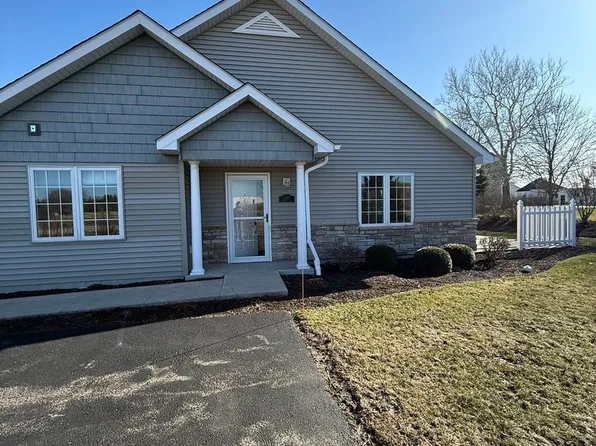 2047 Somerset Ln Unit 2047, Sycamore, IL 60178