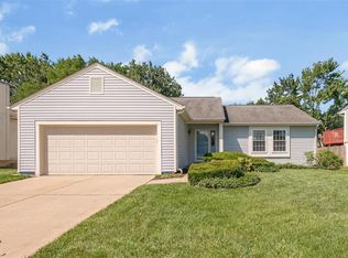 1729 Lynnbrook Dr, Saint Charles, MO