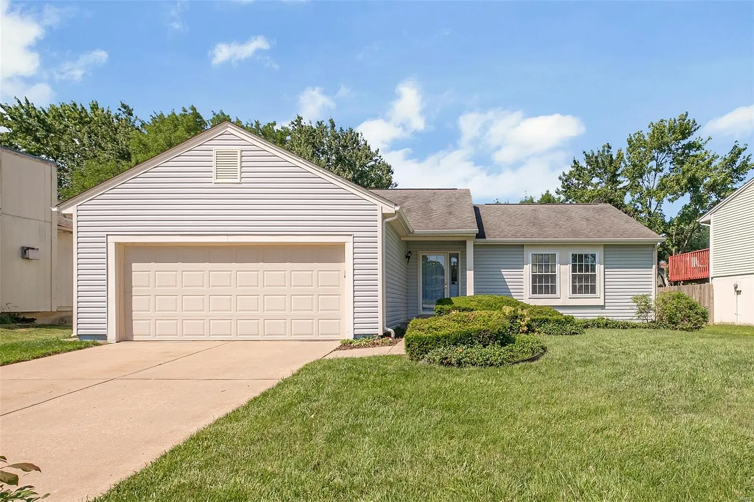 1729 Lynnbrook Dr photo 1