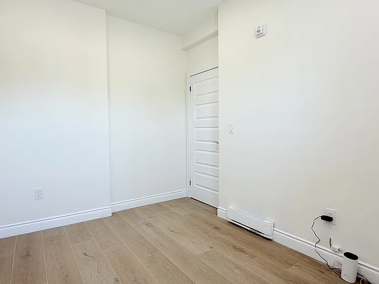 691 Ouellette Ave #3 — Photo 10